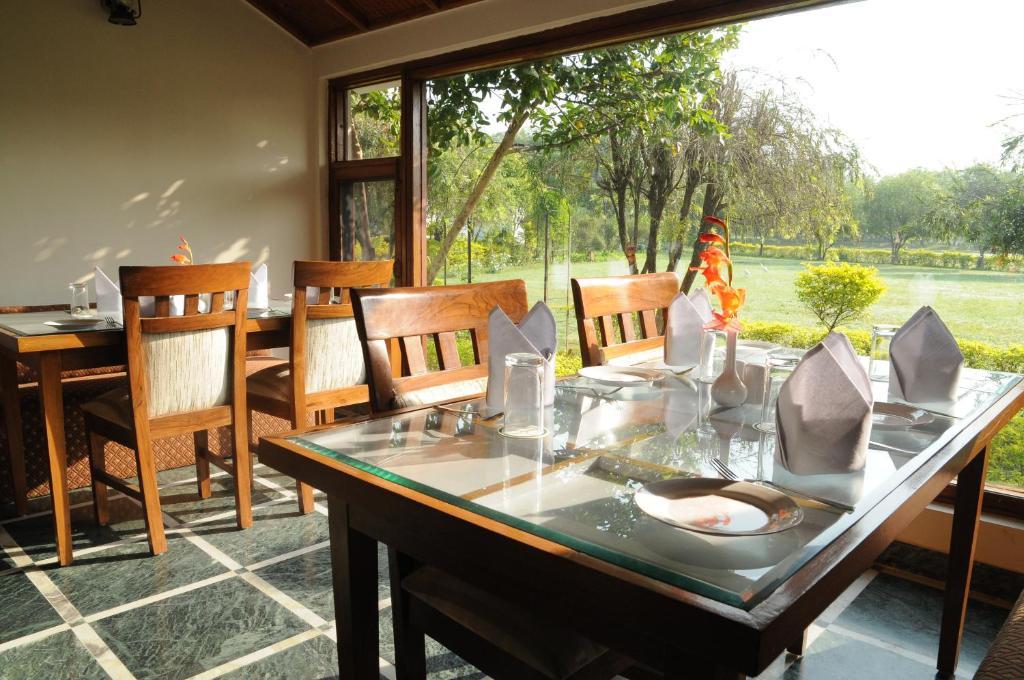 Naturoville Ayurvedic And Yoga Retreat Hotel Rishikesh Ngoại thất bức ảnh