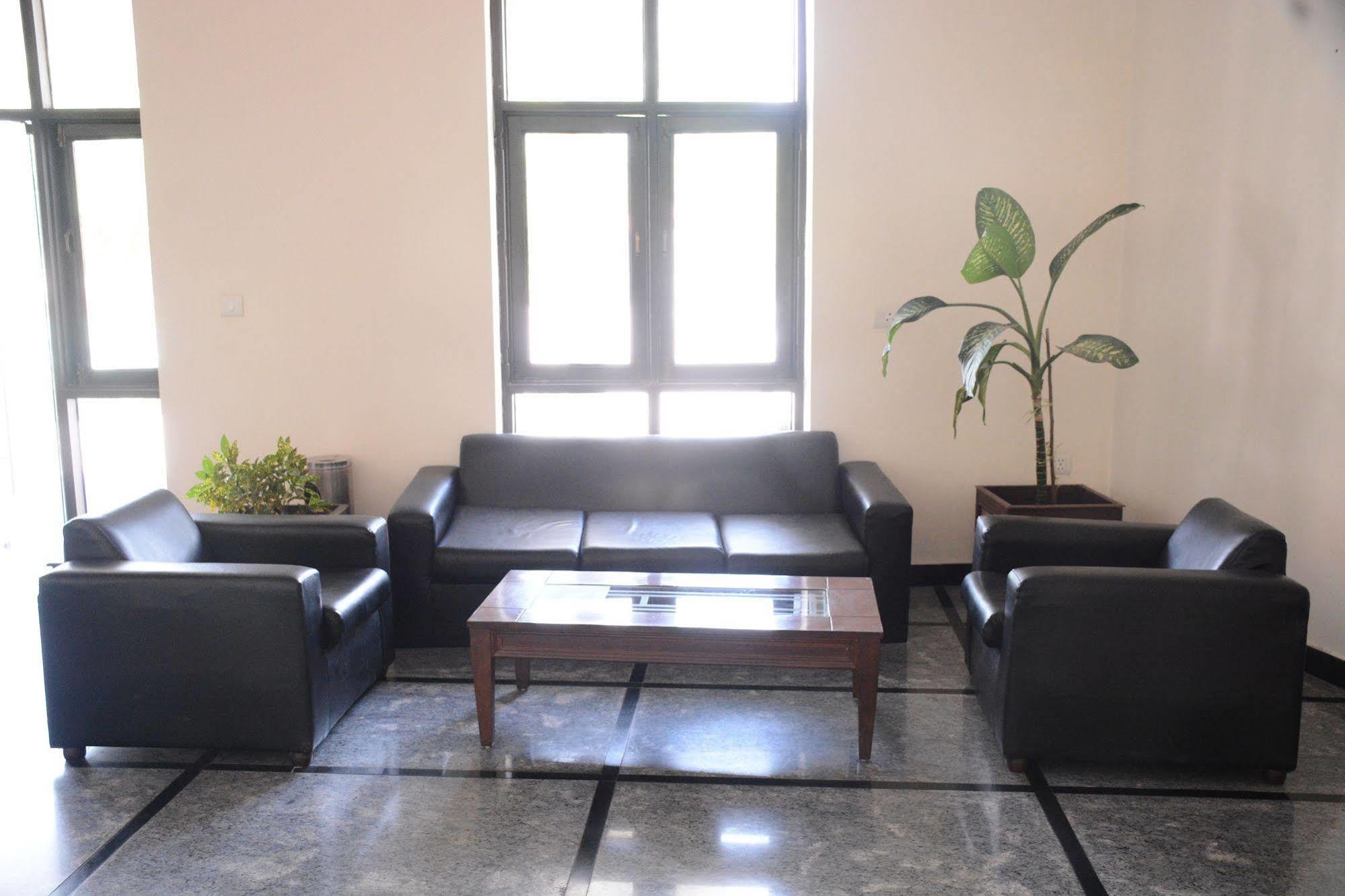 Naturoville Ayurvedic And Yoga Retreat Hotel Rishikesh Ngoại thất bức ảnh