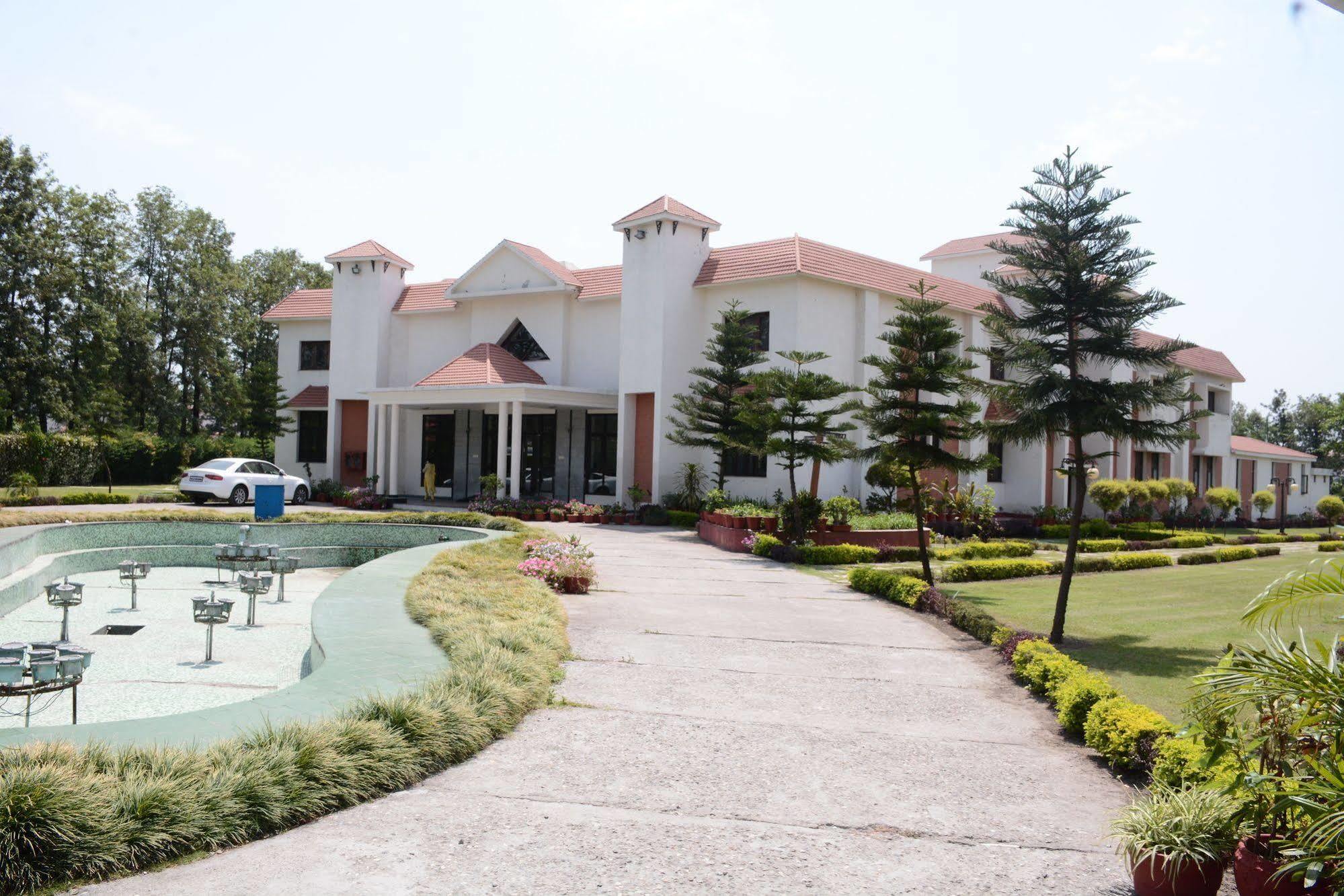Naturoville Ayurvedic And Yoga Retreat Hotel Rishikesh Ngoại thất bức ảnh
