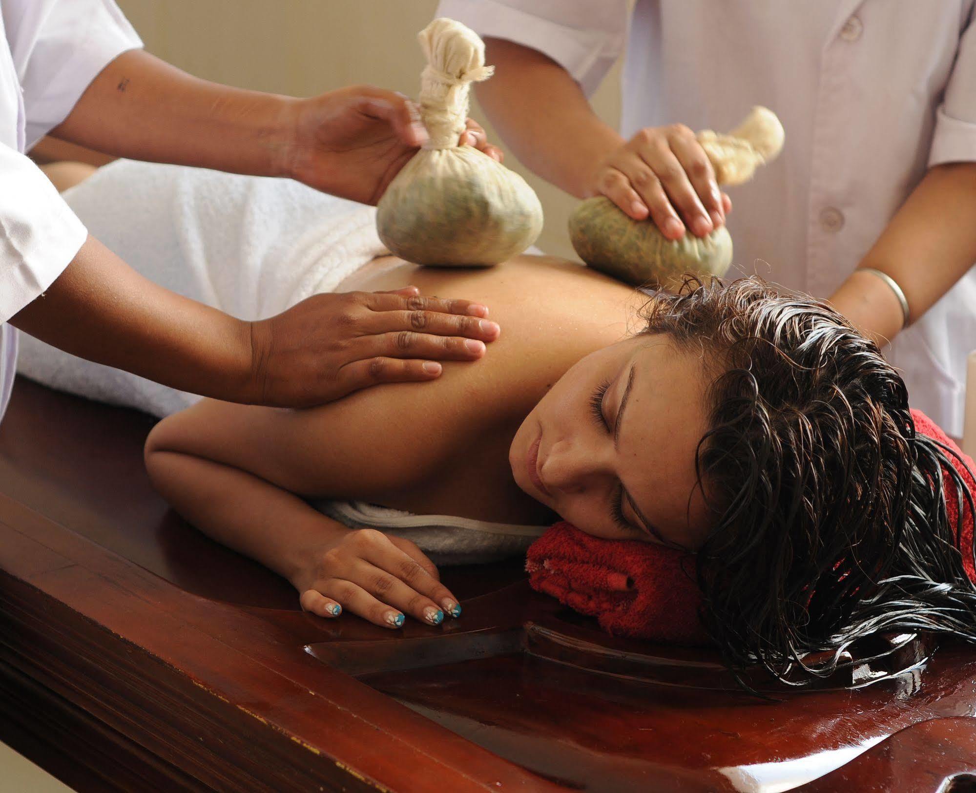 Naturoville Ayurvedic And Yoga Retreat Hotel Rishikesh Ngoại thất bức ảnh