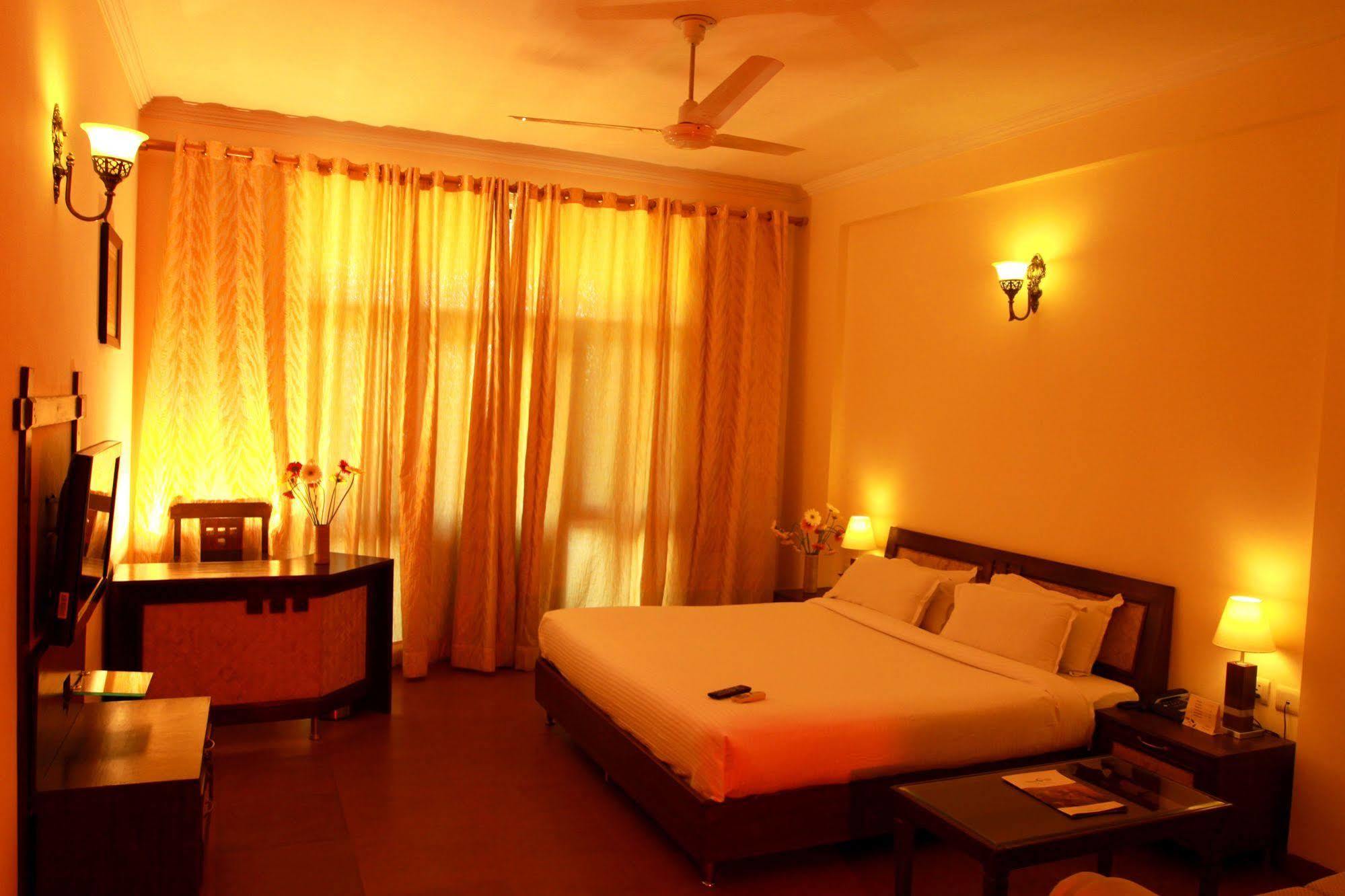 Naturoville Ayurvedic And Yoga Retreat Hotel Rishikesh Ngoại thất bức ảnh