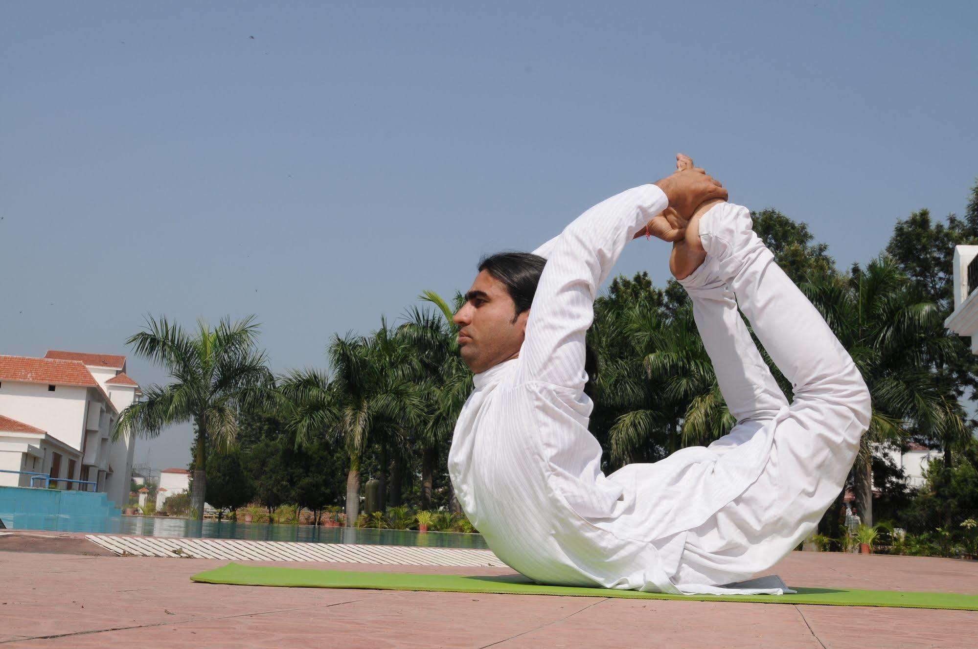 Naturoville Ayurvedic And Yoga Retreat Hotel Rishikesh Ngoại thất bức ảnh