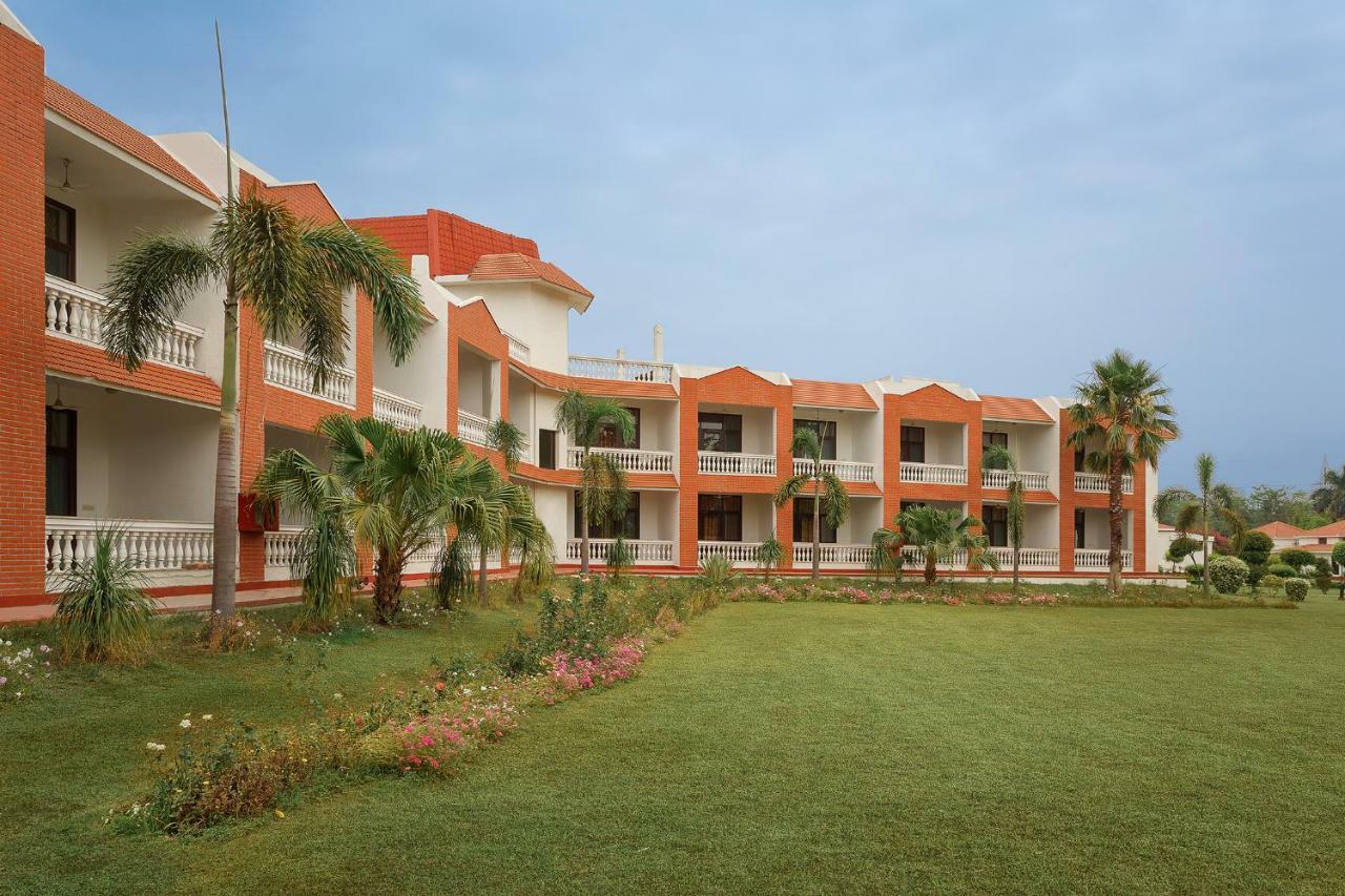 Naturoville Ayurvedic And Yoga Retreat Hotel Rishikesh Ngoại thất bức ảnh